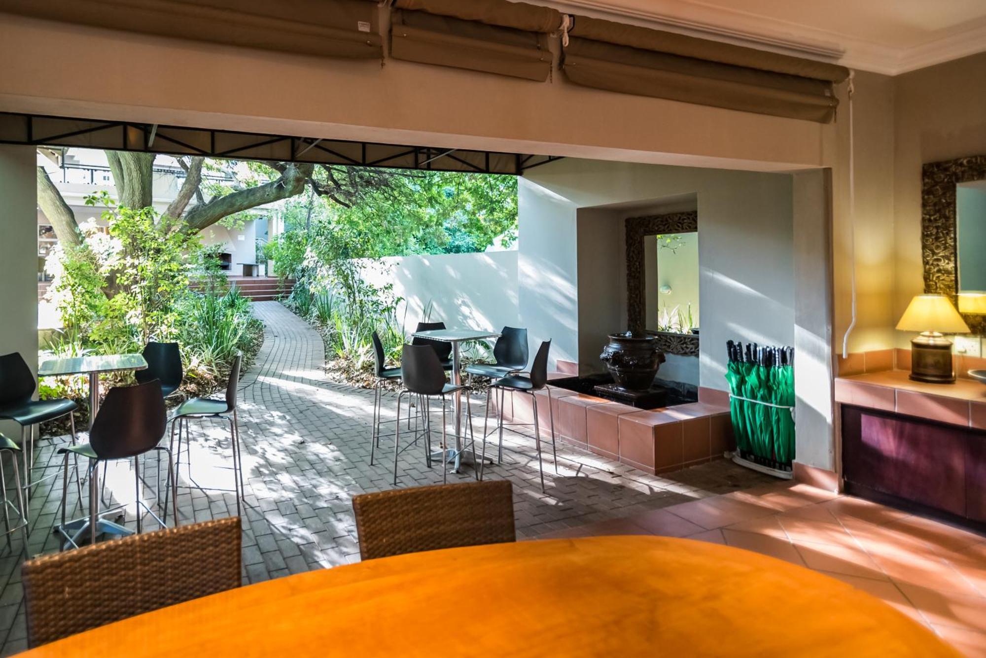 Melrose Place Boutique Hotel Йоханнесбург Экстерьер фото